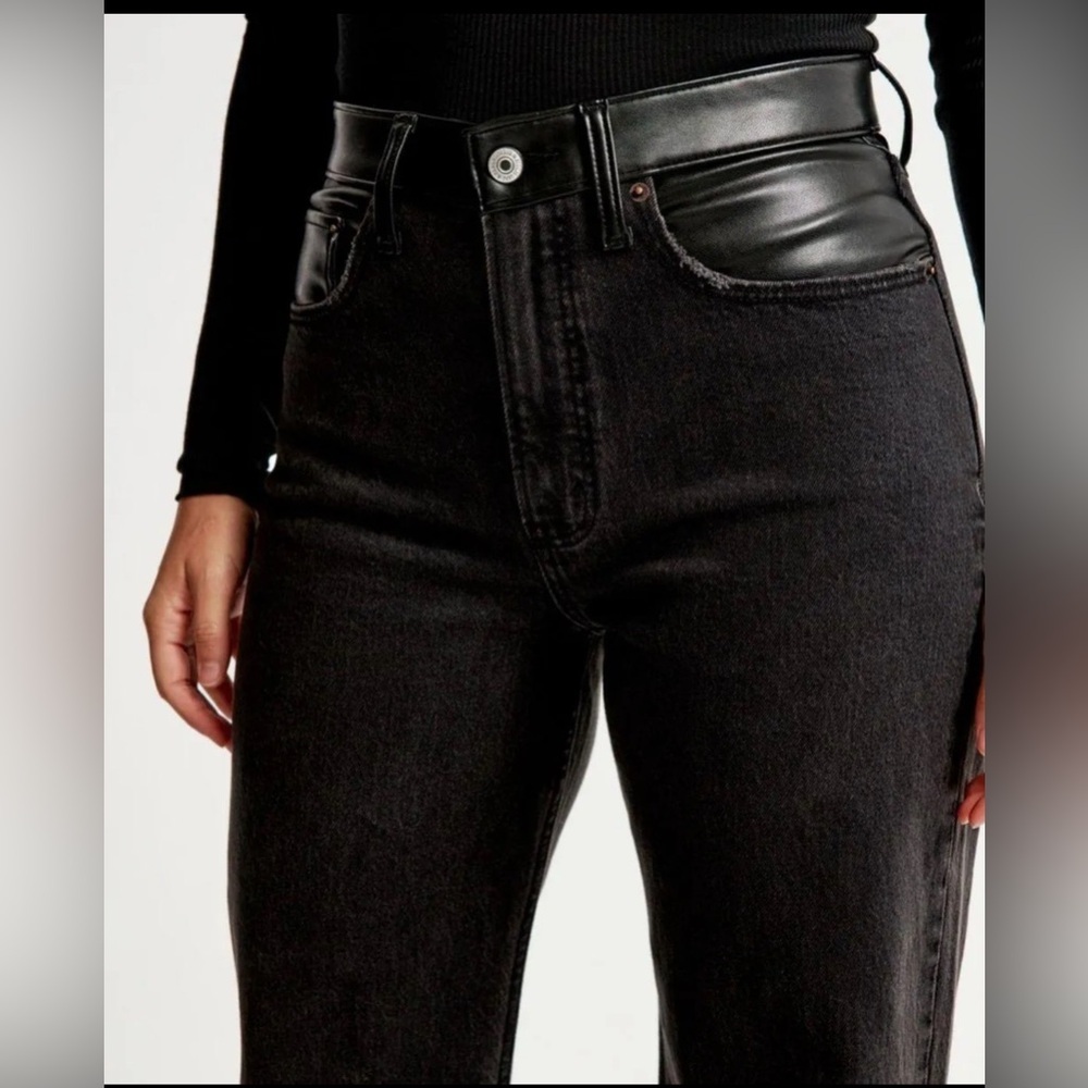 Abercrombie & Fitch Curve Love The 90s Relaxed Jeans High Rise Mixed Fabric 26/2